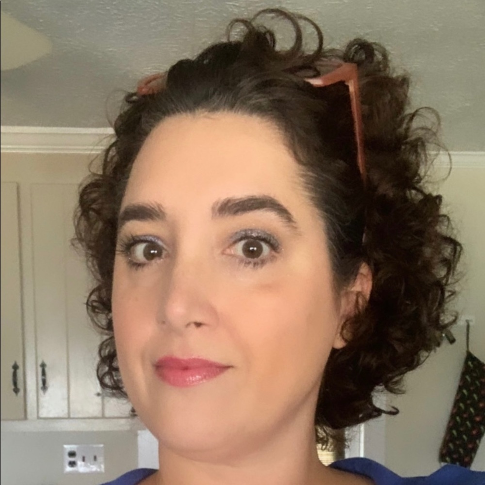 Meet your Posher, Leslie